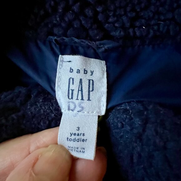 Baby GAP Colorblock Sherpa Fleece Vest – 3T - Picture 2 of 4